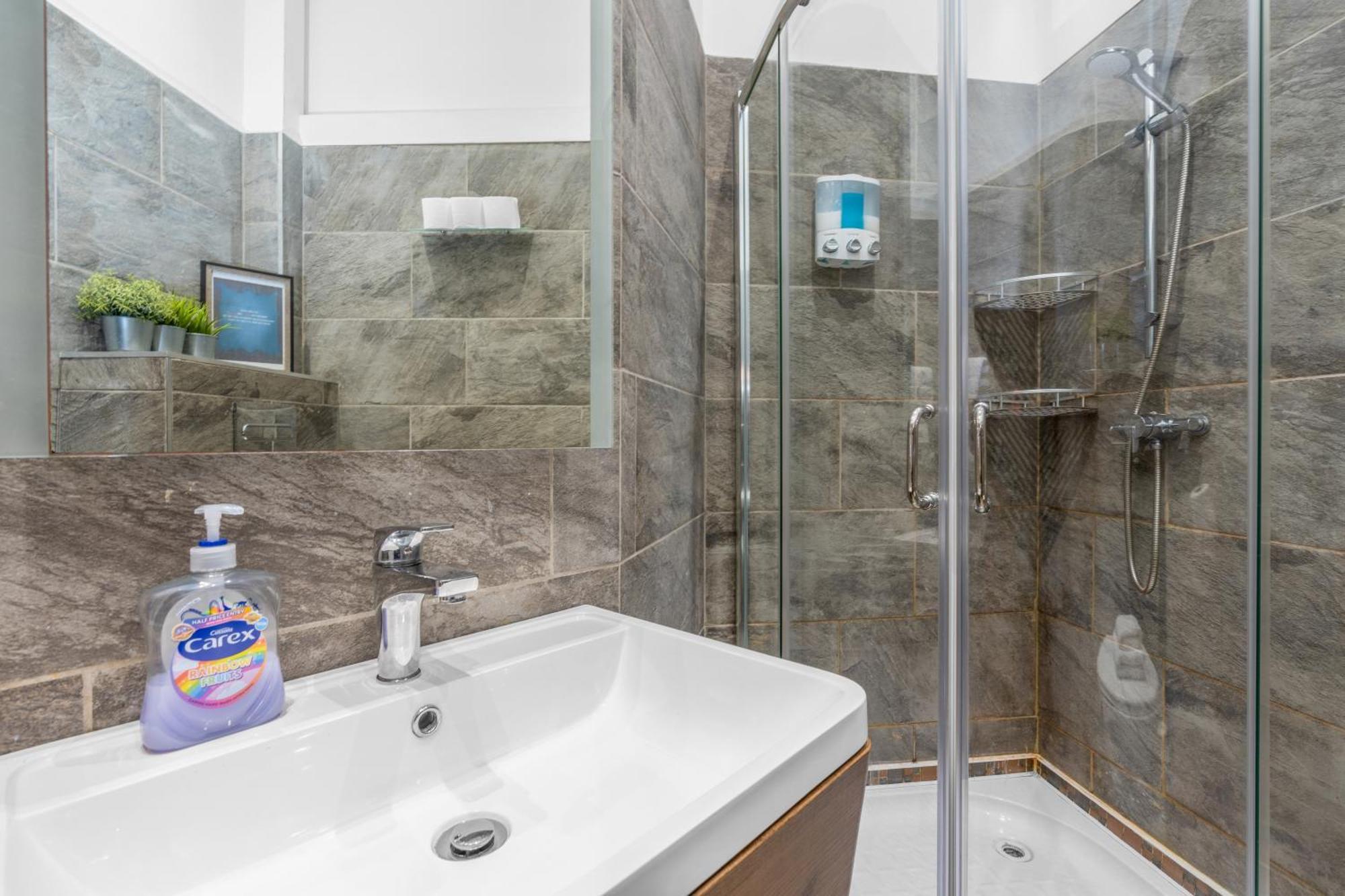 Cosy Modern City Centre Flat Edinburgh Ngoại thất bức ảnh